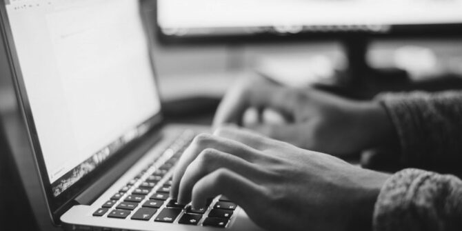 glenn-carstens-peters-npxXWgQ33ZQ-unsplash-1024×681