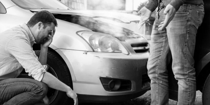 What to Do if You’re Involved in a Vehicle Collision With an Unlicensed Driver